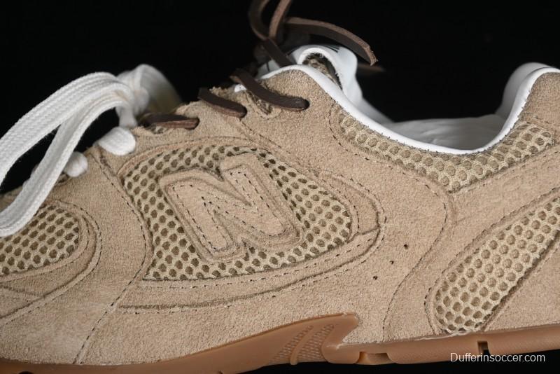 Miu Miu x New Balance 530 Low-Top Retro Running Sneakers with Dual Lace Design - G.D4