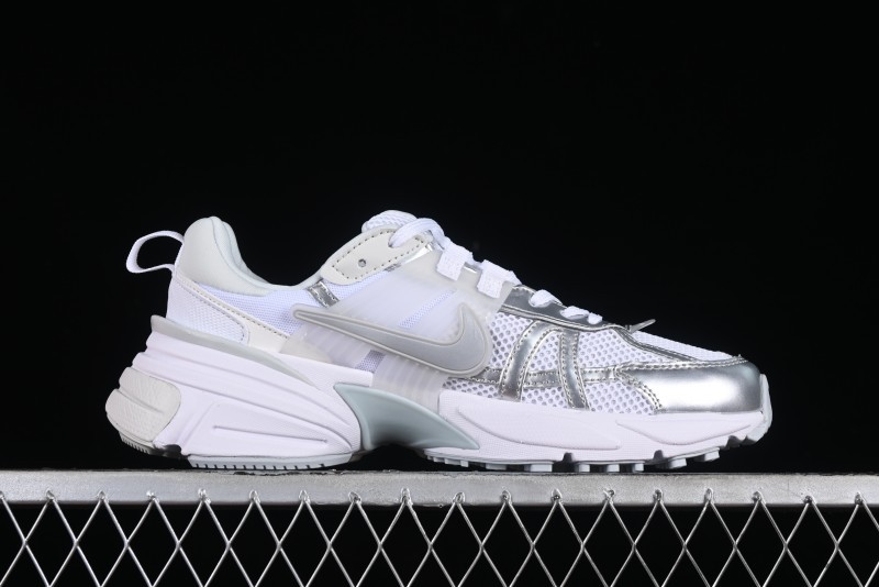 Nike Runtekk V2K Retro Low-Top Running Shoes with Cushlon Midsole and Distressed Effect - FD0736-104