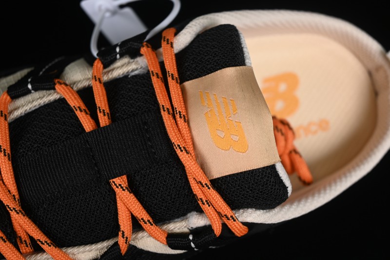 New Balance CRV CAP V2 Casual Sneakers with Flat Sole and Mesh Upper - SD3205YE2
