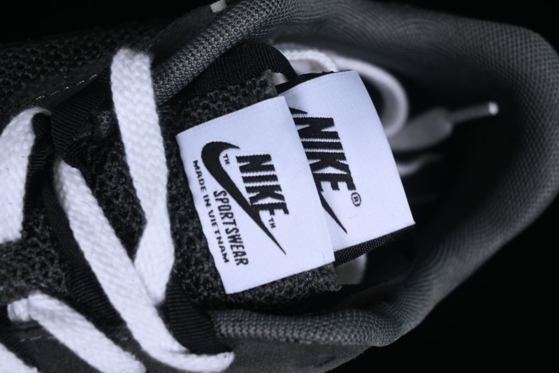 Nike Sacai VaporWaffle 3.0 Fashion-Forward Casual Sneakers - CV1363-105