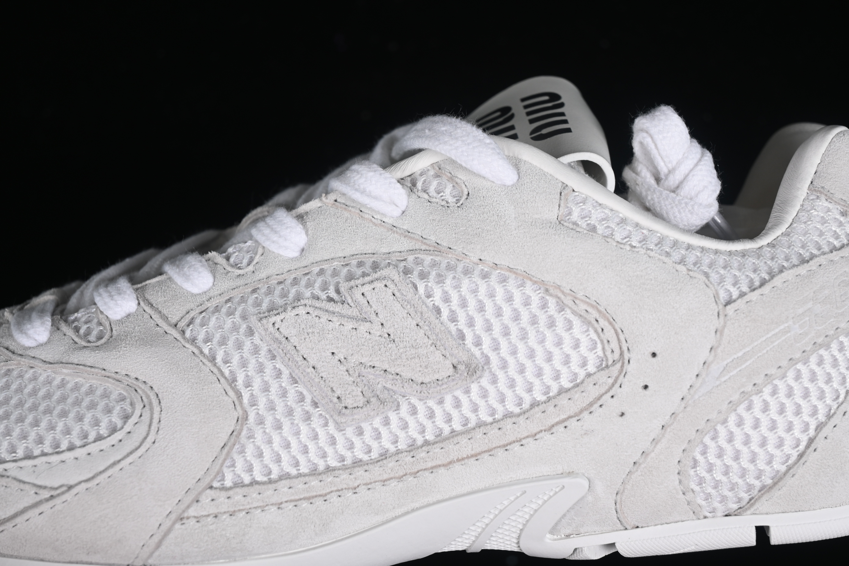 MiuMiu x New Balance 530 Series Low-Top Classic Retro Casual Running Shoes - 55655 White