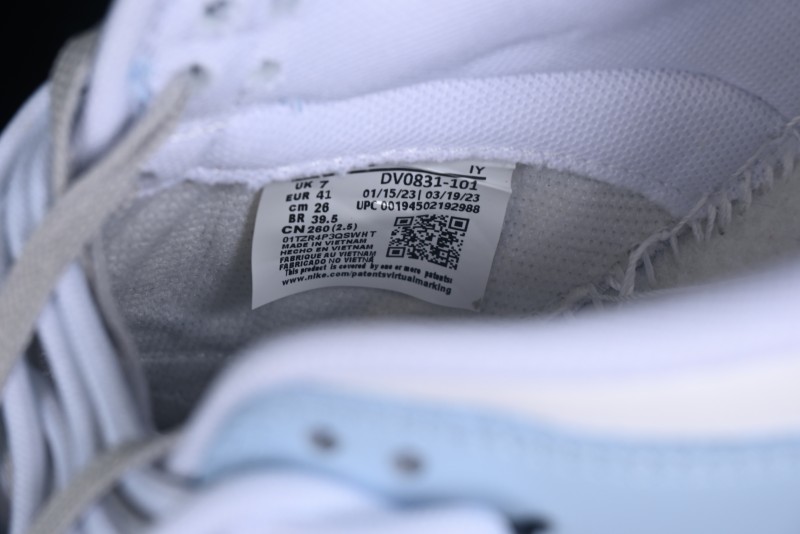 Nike Dunk Pure "Platinum" SB Low-Top Casual Sneakers with Dual Laces and Bear-Inspired Design - DV0831-101
