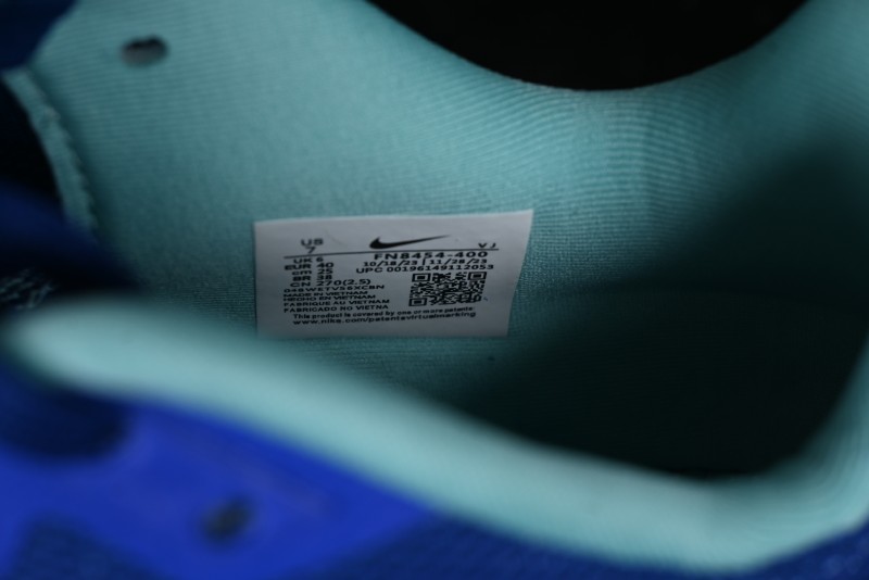 Nike Zoom Fly 6 Running Shoes with Flyknit Material and Carbon Fiber Plate - FN8454-400