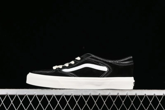 Vans Rowley Classics Retro Skate Shoes in Black - VN0009UWB04