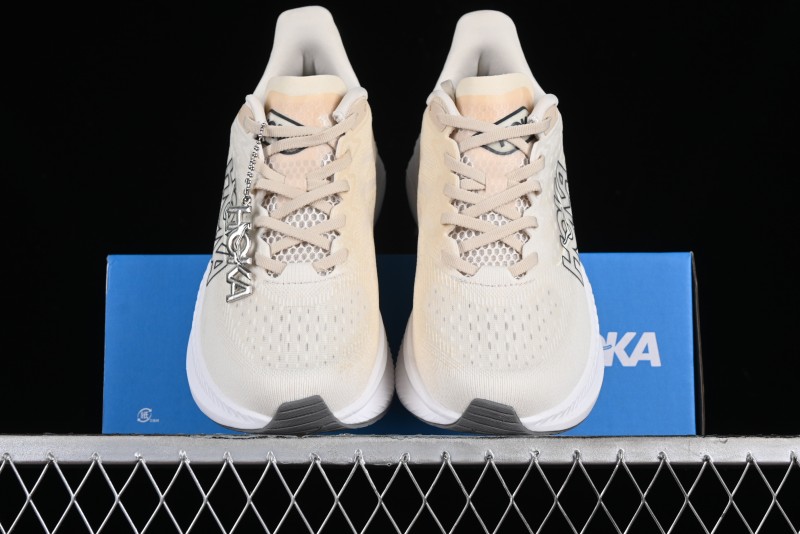 HOKA ONE ONE MACH 6 Flagship Racing Shoes with Carbon Plate Technology and Asymmetric Design - 1147810 EGV