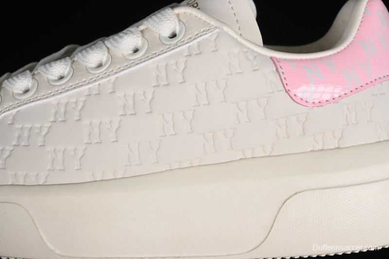 New York Yankees MLB Bigball Chunky Embo Monogram Platform Sandals - 3ASXEMN4N50PKS