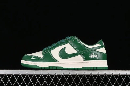 Nike SB Dunk Low Stussy Collaboration - Dark Green Anniversary Custom Low-Top Casual Skate Shoes - BB9898-005