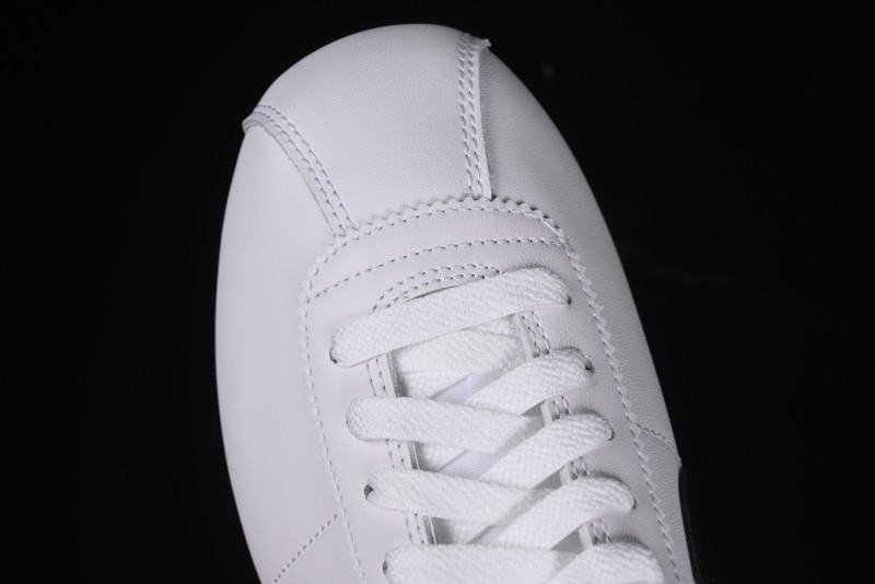 Nike Classic Cortez Leather Retro Running Shoes - DM4044-105