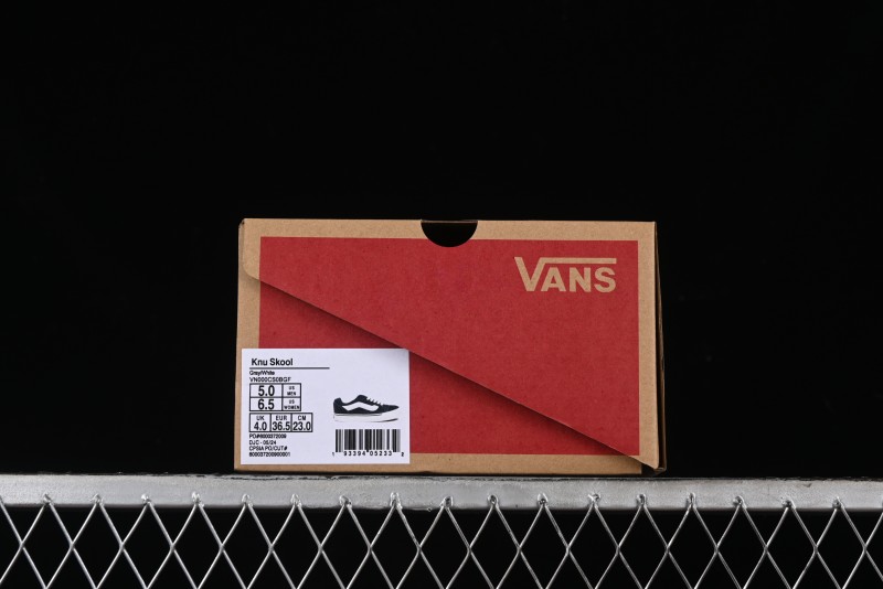 Vans Classics Knu Skool Full-Grain Leather Retro Sneakers - VN000CS0BGF