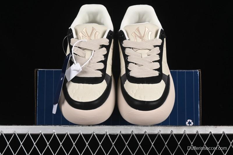 MLB Chunky Classic Base New York Yankees Lightweight Platform Casual Sneakers - 3ASXBMN4N50BKS