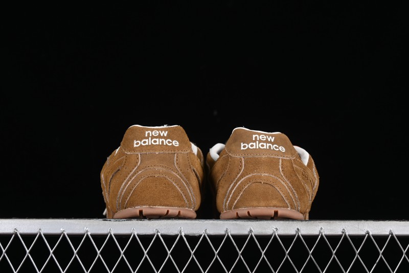 Miu Miu x New Balance 530 Low-Top Retro Running Sneakers with Deconstructed Design - AJD4