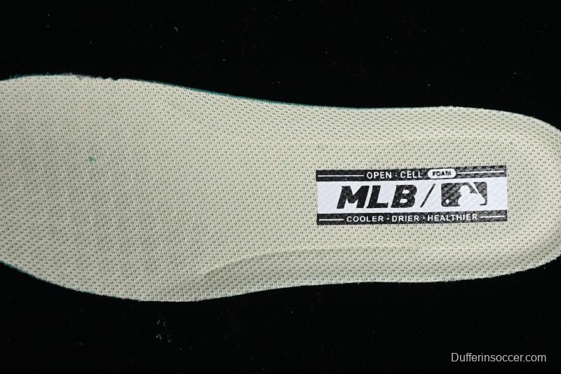 New York Yankees Chunky Runner Basic Lace-Up Lightweight Casual Sneakers - 3ASHCRR3N43WHS