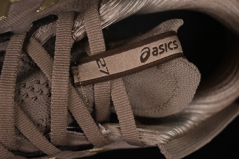 Asics Gel-Nimbus 27 Retro Breathable Casual Shoes with Cushioning for Men - 1012B816-020