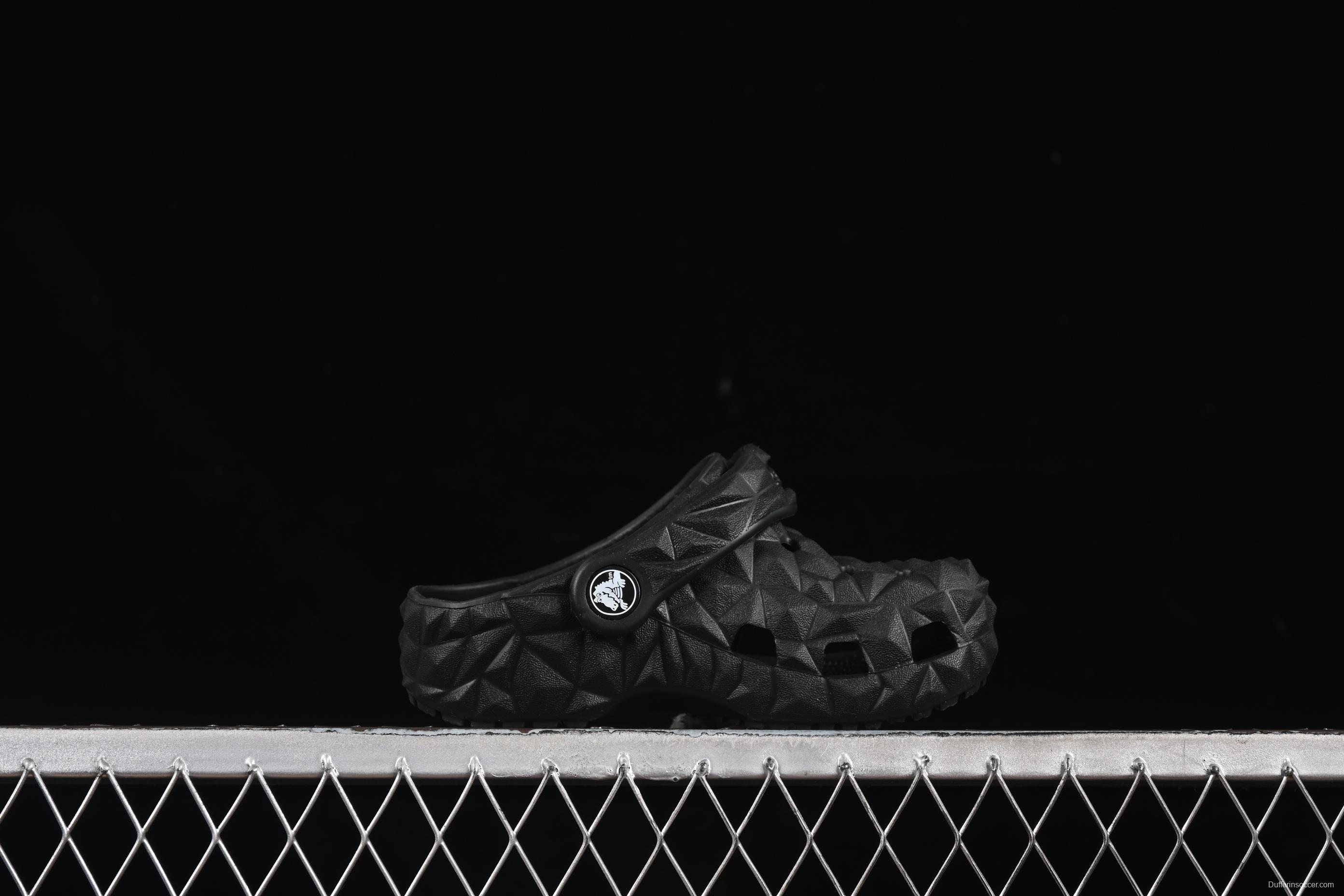 Crocs Classic Clog Kids Lightweight Slip-Resistant Clog with Ventilation Holes - B.D4