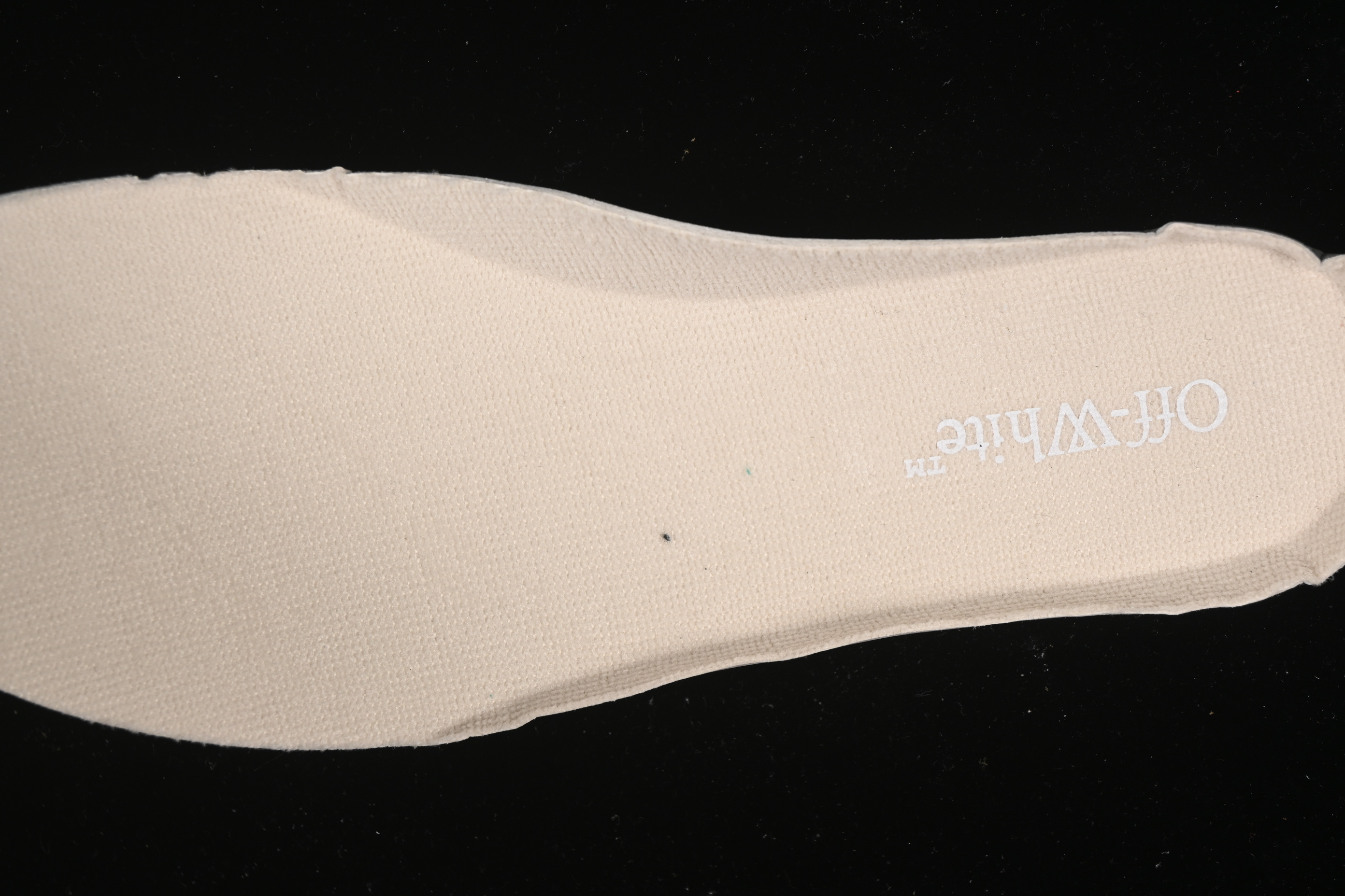 Off-White Be Right Low-Top Lifestyle Sneakers in Beige - C.D4