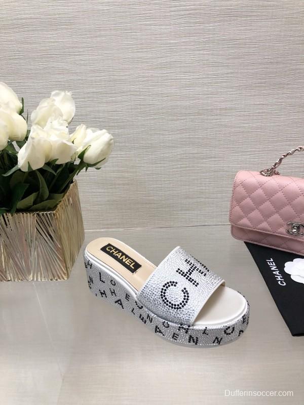 2025 Slippers Chanel White Silk Platform Crystal LY00320
