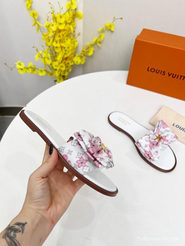 2025 Women Louis Vuitton White Pink Leather Slippers LY00190