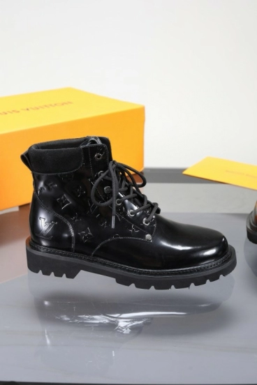 2024 Men Louis Vuitton Black Calfskin Leather Casual High-Top MJ00470