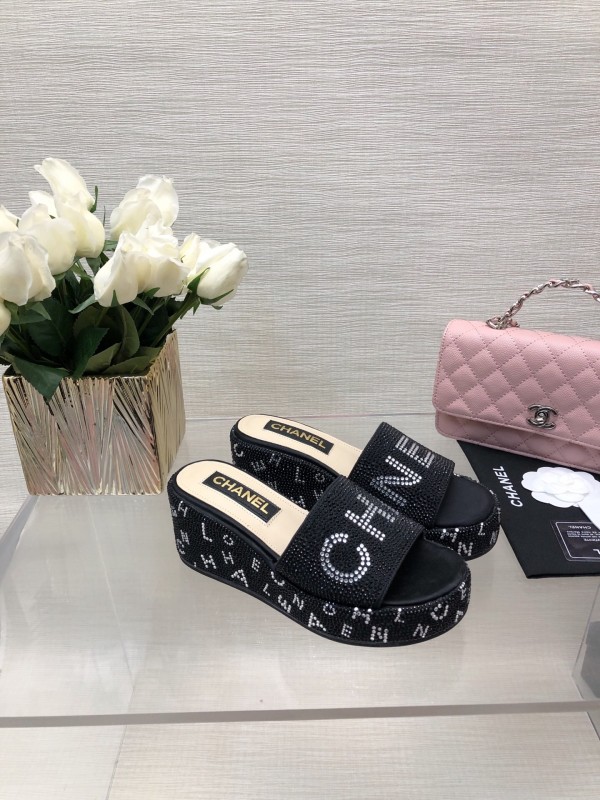 2025 Slippers Chanel Black Fabric Slippers
