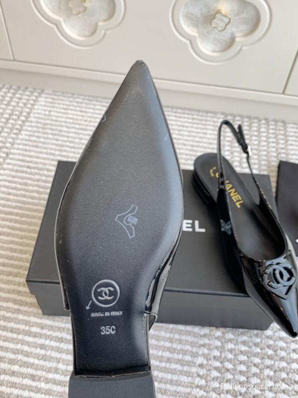 2025 Women Chanel Black Patent Leather Slingback Pumps KFY00300