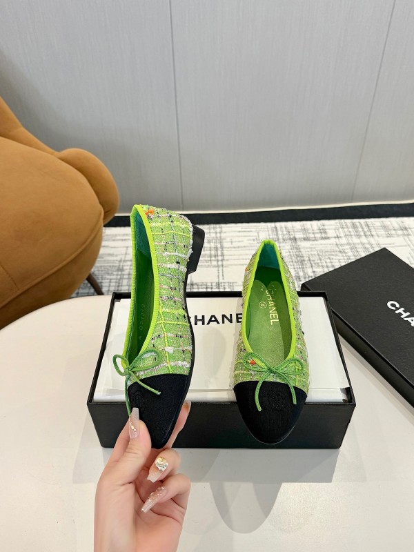 2025 Women Chanel Green Black Lambskin Ballet Flats LY00250