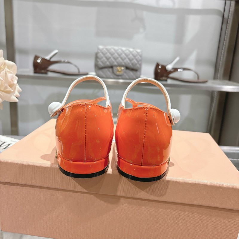 2025 Women Miu Miu Orange Patent Leather T-strap Sandals With Square Toe KFY00289(F)