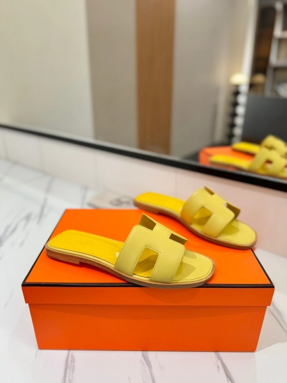 2025 Women Hermès Yellow Leather Slippers