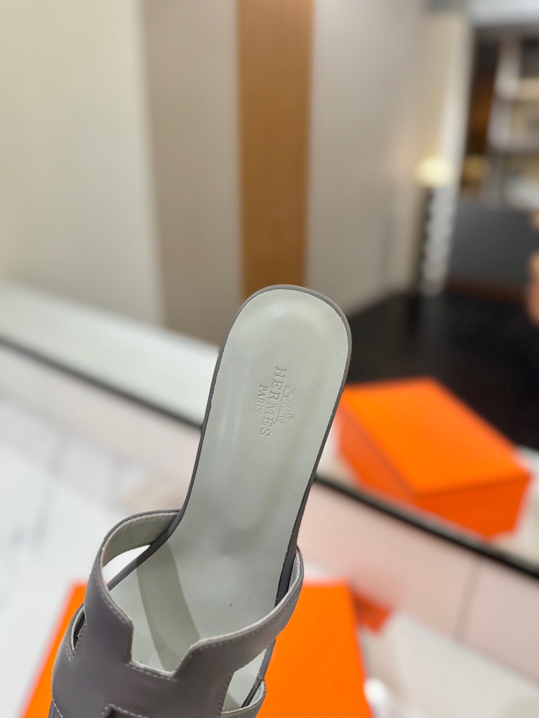 2025 Women Hermès Grey Leather Heeled Slippers