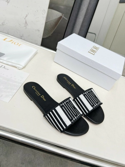 2025 Women Dior Black White Fabric Slippers LY00170