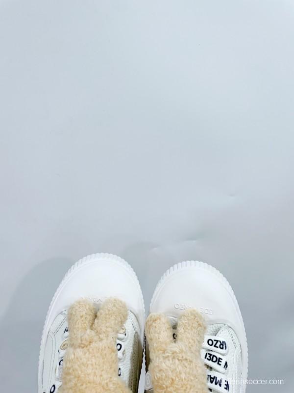 2025 Women 13DE MARZO White Leather Sneakers Plush Toy KFY00300