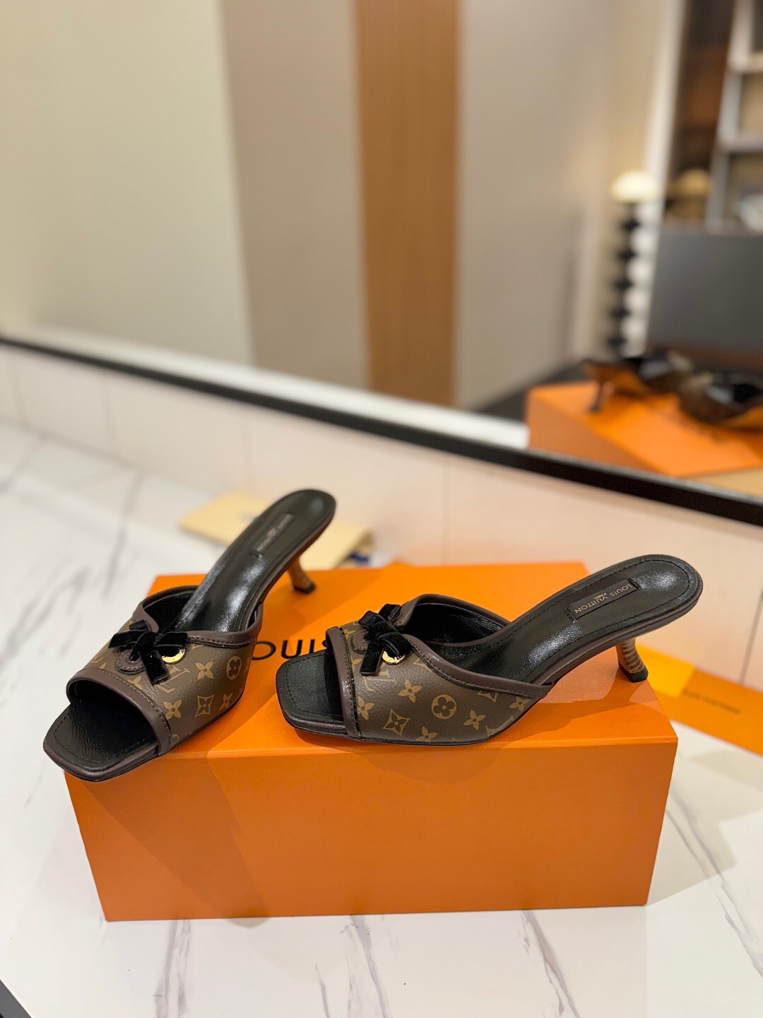 2025 Women Louis Vuitton Brown Monogram Leather Sandals KFY00310
