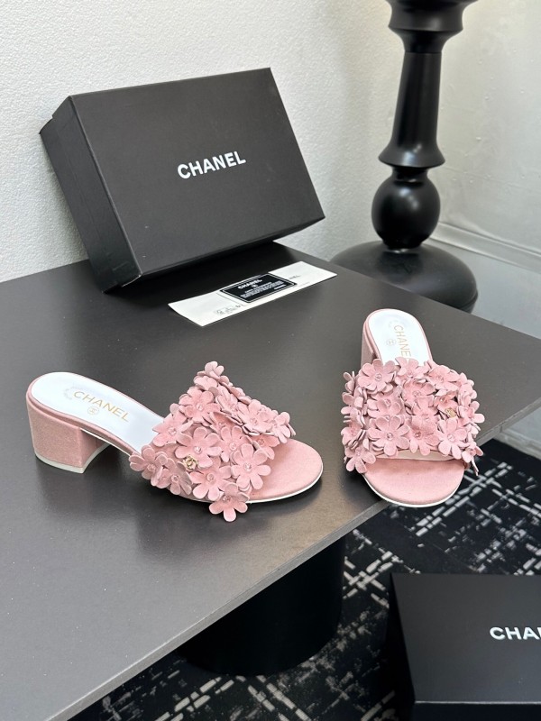 2025/Women Chanel Pink Suede Floral Embellished Block Heel Sandals LY00360(F)