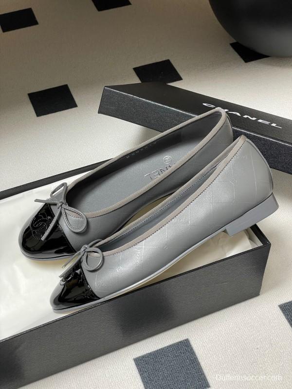 2025 Women Chanel Grey Black Leather Ballet Flat Bow KFY00320