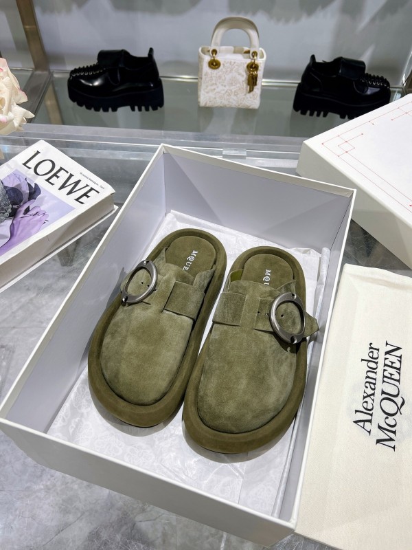 2025 Unisex ALEXANDER MCQUEEN Olive Suede Slippers