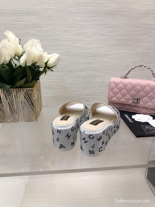 2025 Slippers Chanel White Silk Platform Crystal LY00320