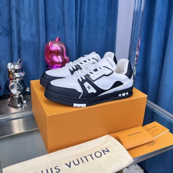 2025 Unisex Louis Vuitton White Black Leather Sneakers
