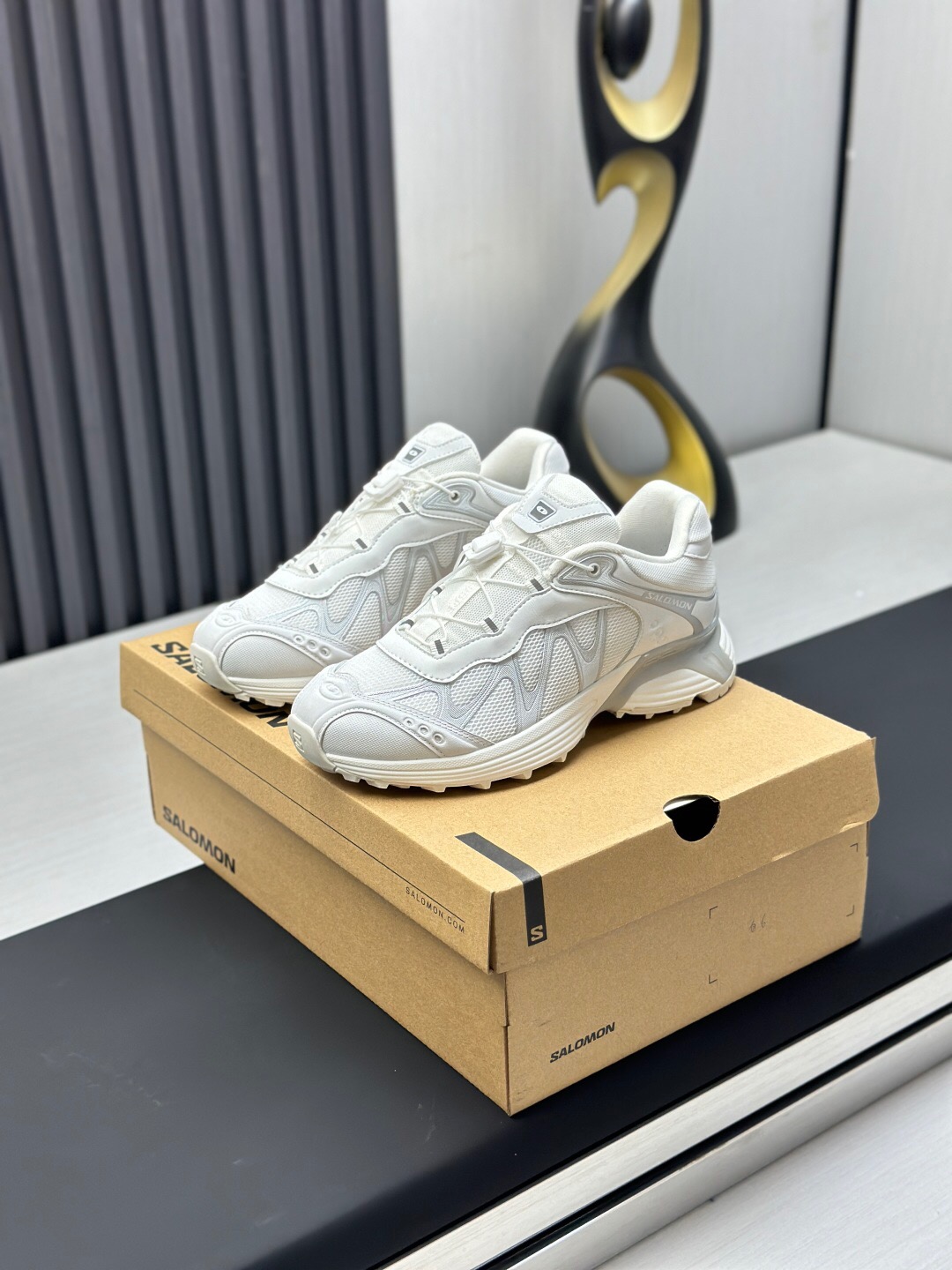 2025 Unisex SALOMON White Cream Leather Mesh Outdoor Sneakers KFY00320
