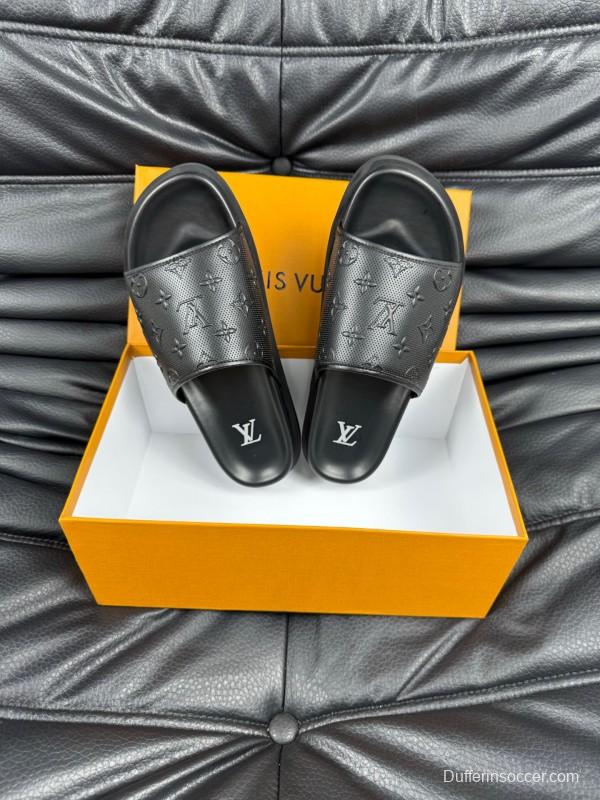 2025 Men Louis Vuitton Black Leather Slippers AS00170