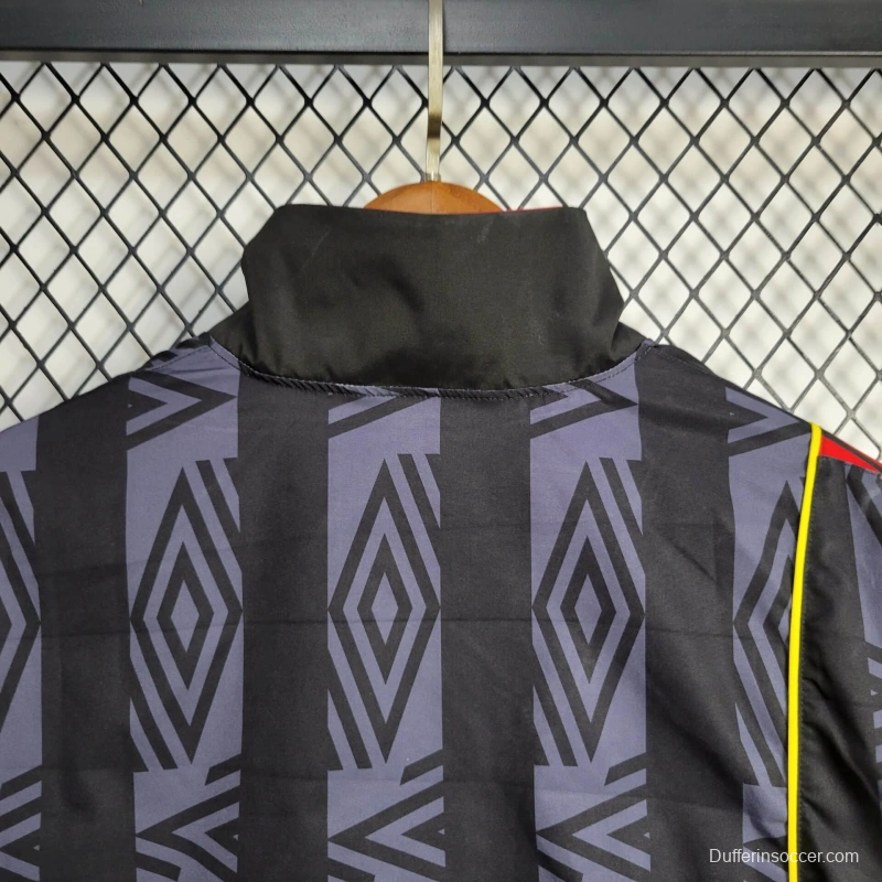 25/26 Manchester United Jacket Retro Black Pattern Windbreaker