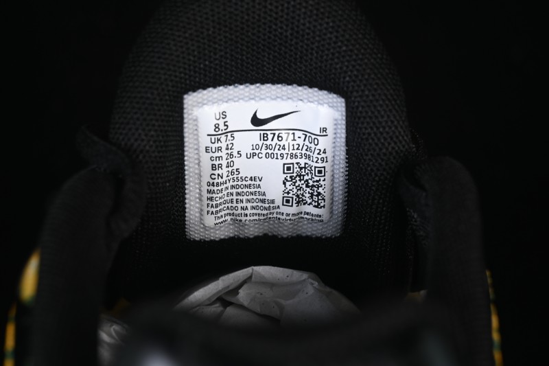 Nike Air Max Plus Retro Running Shoes with Air Cushion Technology - IB7671-700