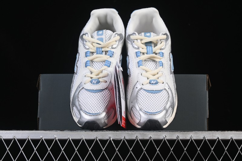 New Balance 204 Series Retro Casual Running Shoes with Breathable Mesh Upper - U204LSWC