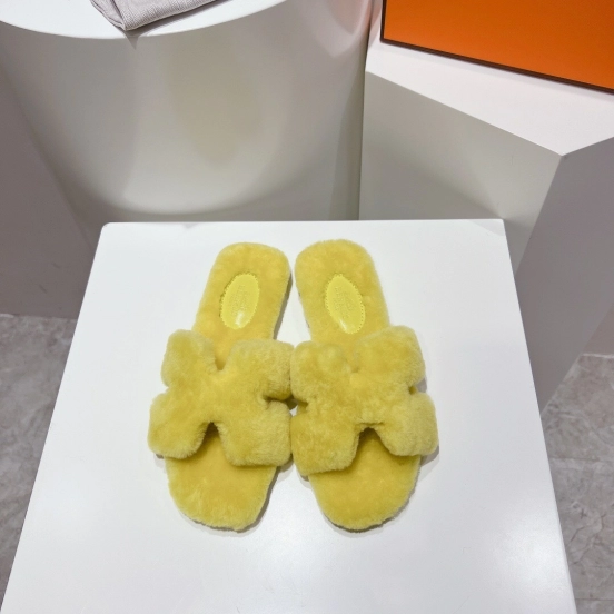 Hermès Teddy Wool H Slippers Flat Sole Fur Slides - LY00240
