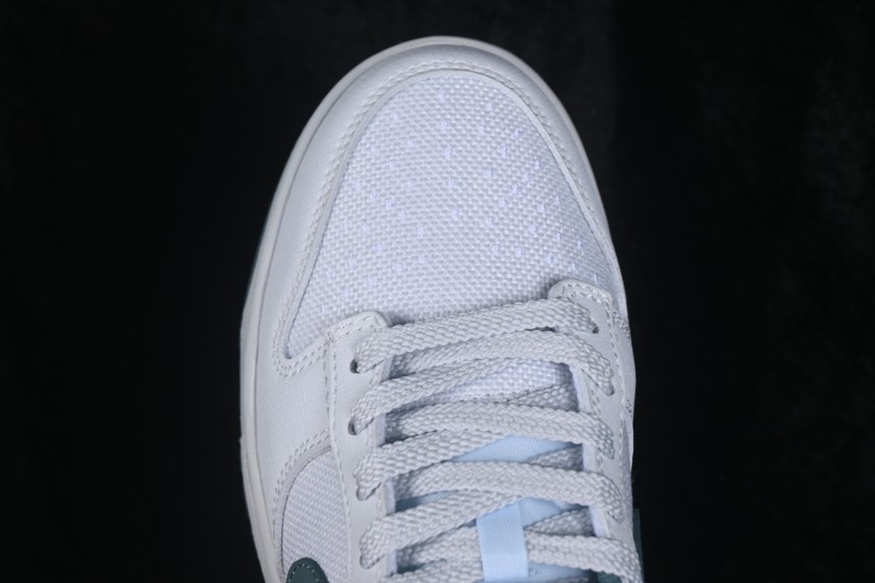 Nike SB Dunk Low Skateboarding Shoes with Cushioned Collar - IH1940-002
