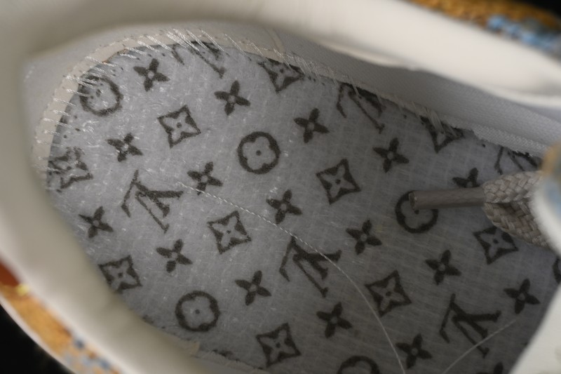 Louis Vuitton Tilted Sneakers Low-Top Casual Shoes in Smooth Calfskin Leather with Side LV Logo and Lightweight Rubber Sole - 2026SS Sea Blue