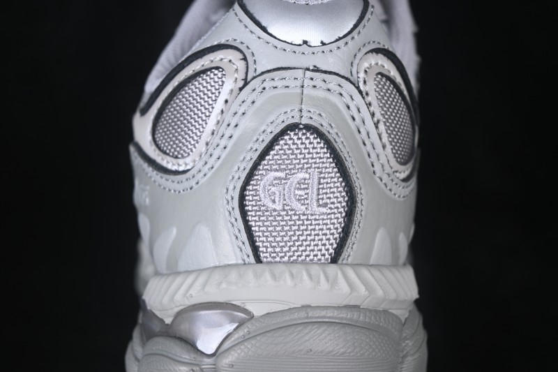 Asics Gel-NYC Retro Running Shoes with Breathable Mesh and Gel Cushioning - 1203A280-021