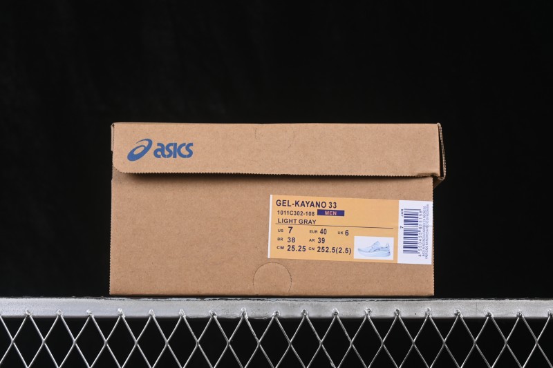 Asics Gel-Kayano 33 Running Shoes with Breathable Mesh and Advanced Cushioning - 1011C302-108