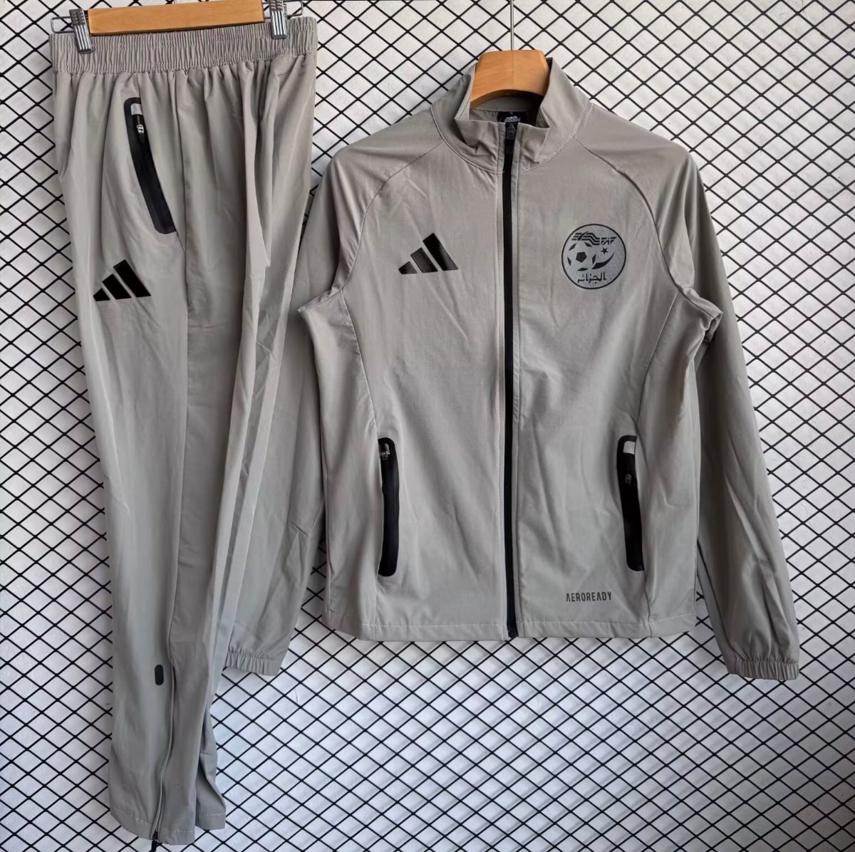 25/26 Algeria National Team Grey with Black Full zipper Jacket Tracksuit+ long pants