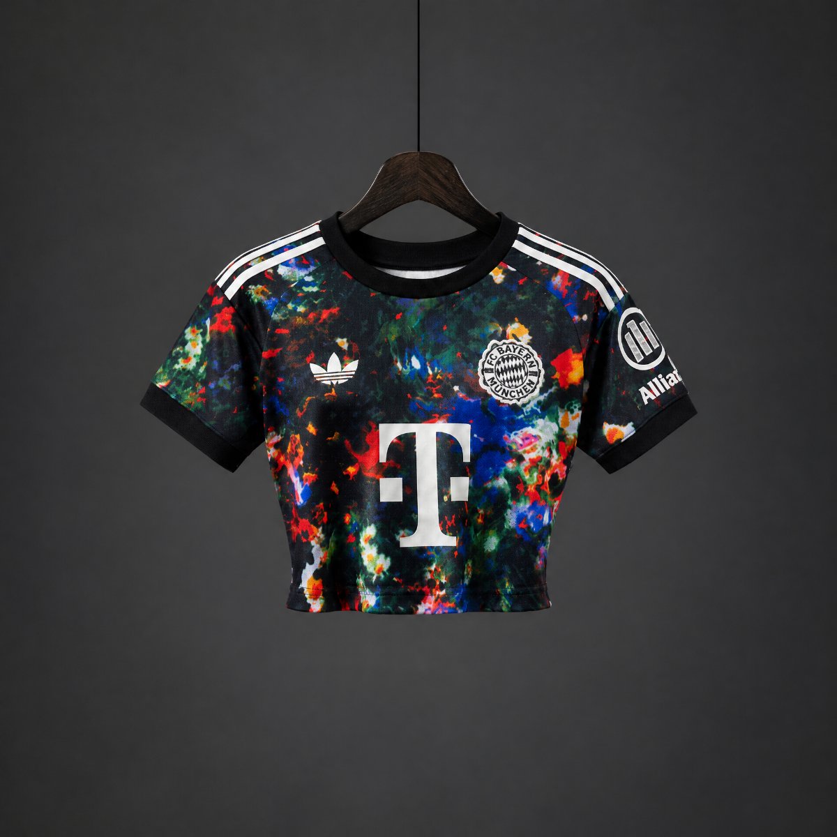 26/27 Bayern Munich Oktoberfest Version Women Crop Jersey